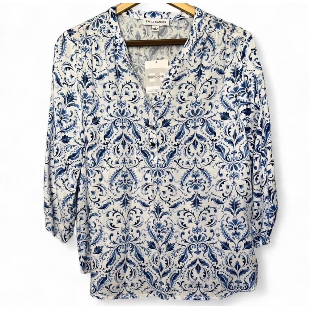 NEW Emily Daniels Blue & White Damask 3/4 Sleeve Blouse - Size L